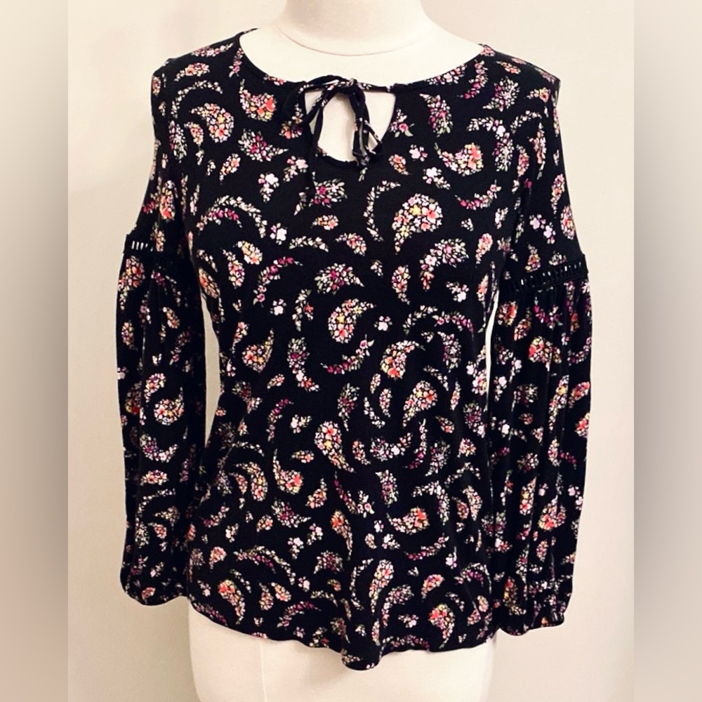 Old Navy Black Floral Paisley SZ S Dark Romantic Cottagecore Bohemian Chic Top